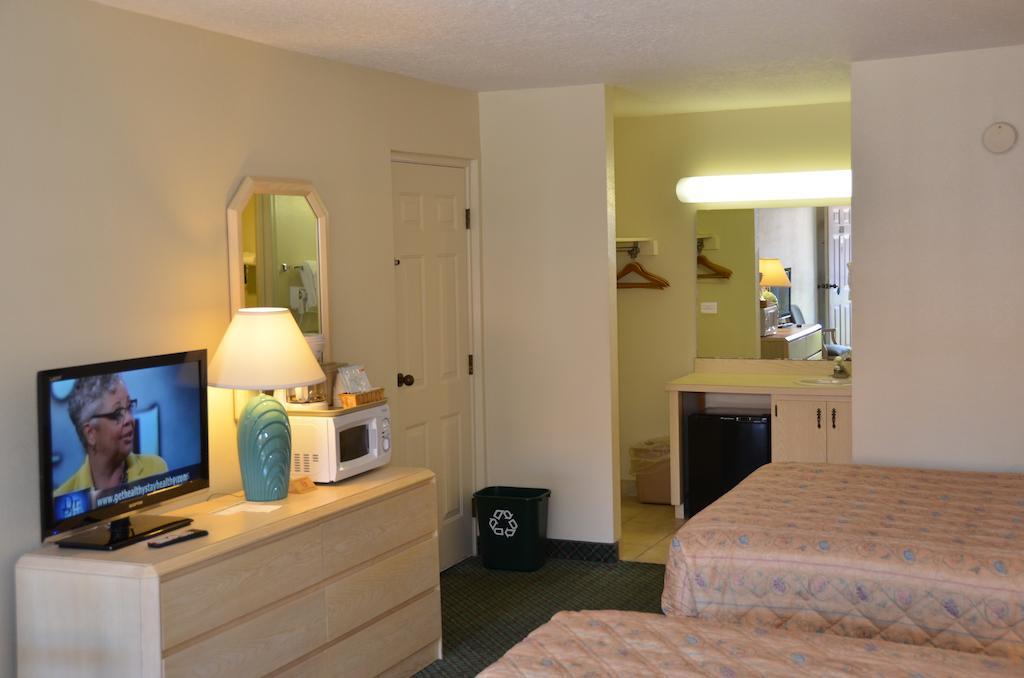 Cypress Cove Nudist Resort 凤凰木 客房 照片