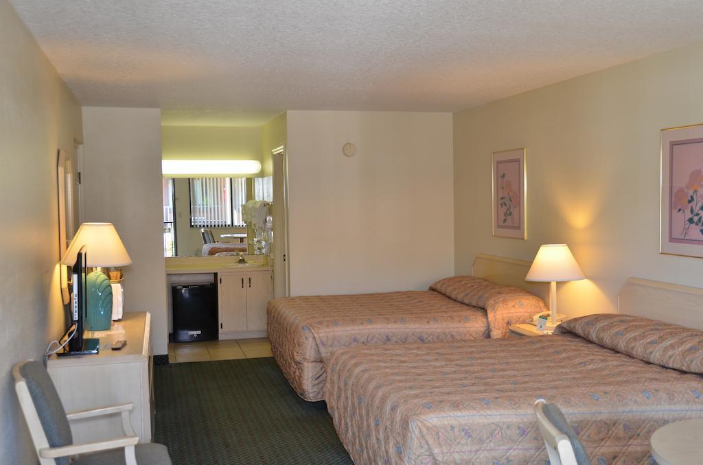 Cypress Cove Nudist Resort 凤凰木 客房 照片
